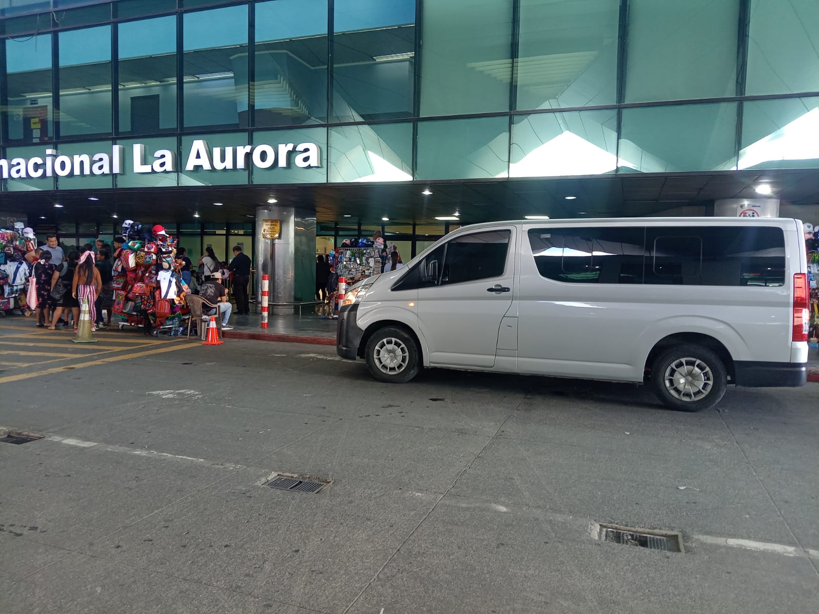 Transporte Shuttle: Panajachel – Flores (Petén) - Imagen 4