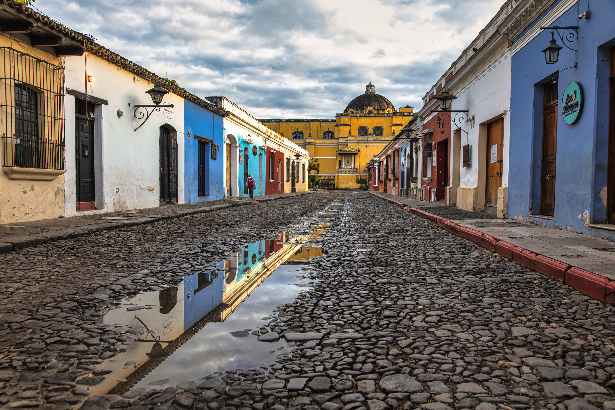 Transporte Shuttle: Panajachel – Antigua Guatemala
